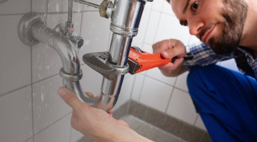 Expert burst pipe repair services in Jefferson, SD